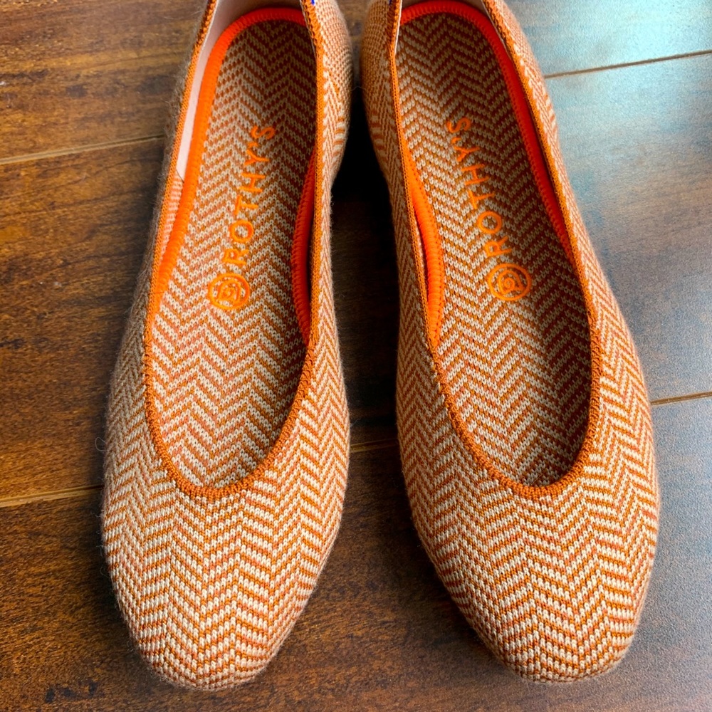 SOLD Rothy’s size 8.5 camel herringbone squares